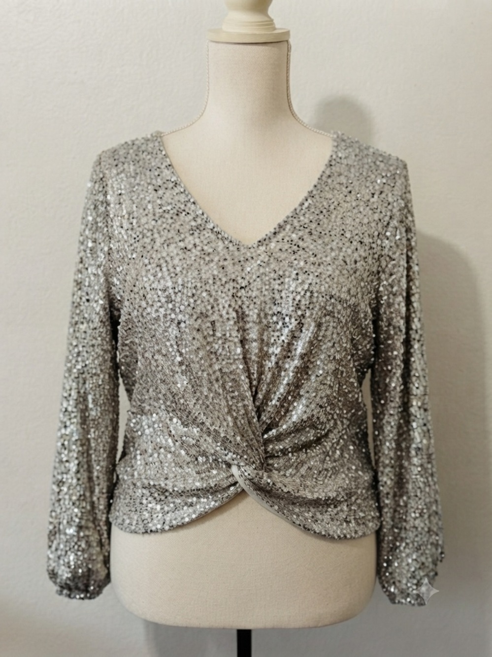 Cable & Cauge Long Sleeve Blouse Twist-Front V-Neck Top - Women